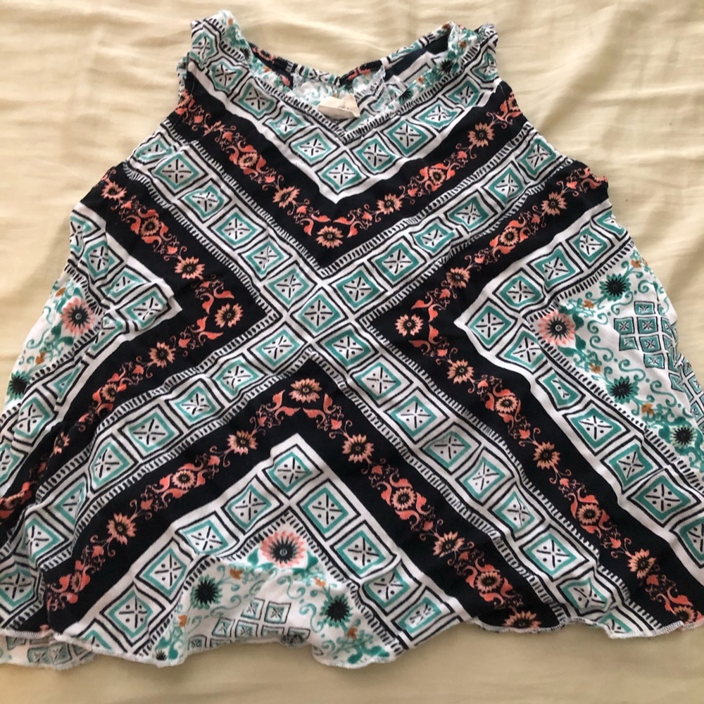 O’Neil patterned top